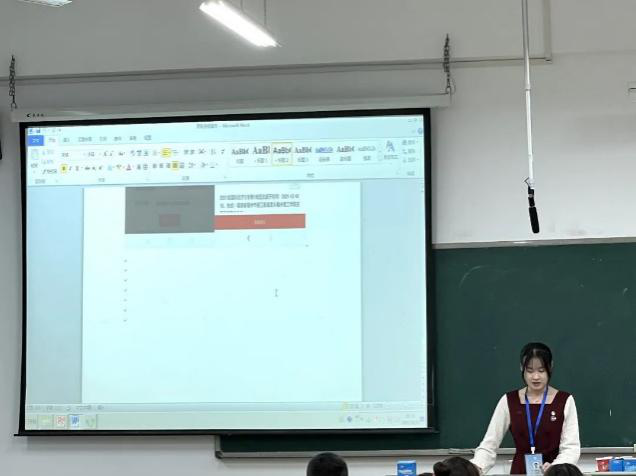 秉持党信仰 彰显校风气|商学院召开新生团支书、组织委员培训会