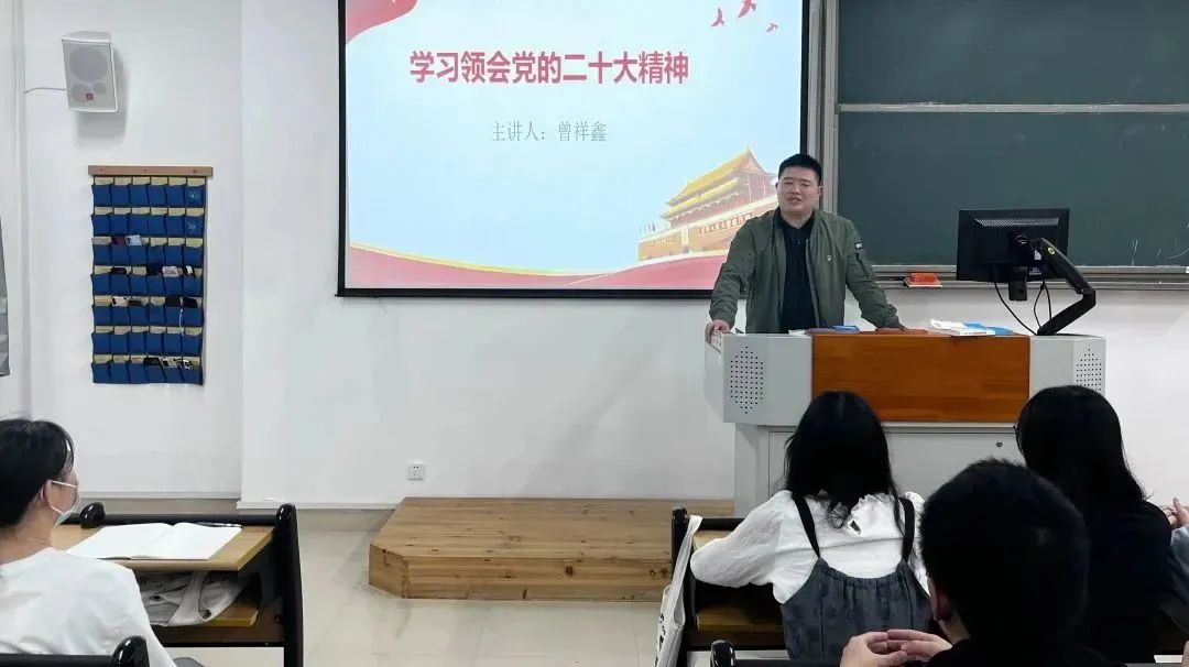 白衣踔厉序青春，我以我心向党行｜护理学院党总支学习宣传贯彻党的二十大精神